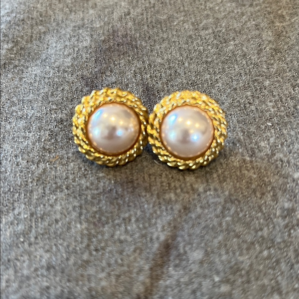 ๐ 2/$15 Avon Faux Pearl & Rhinestone Heart Necklace with Earrings - Picture 6 of 8